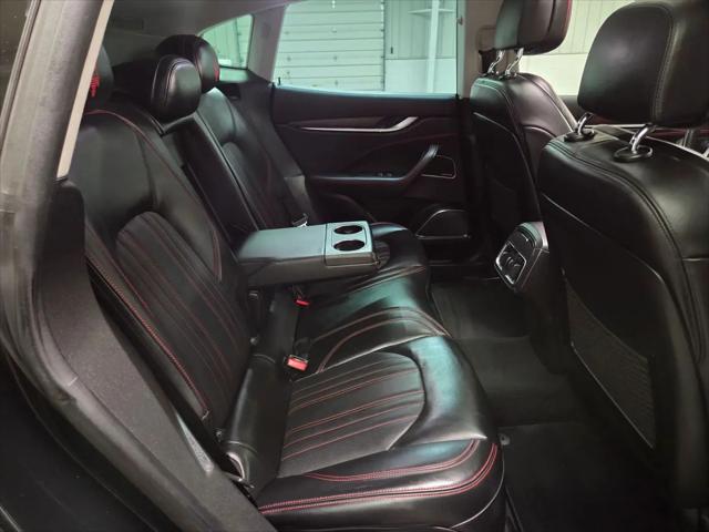 2017 Maserati Levante Standard