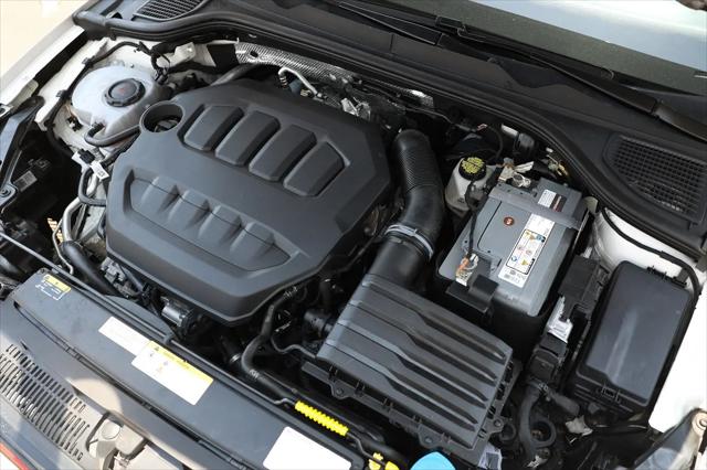 2023 Volkswagen Golf GTI 2.0T 40th Anniversary Edition