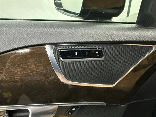 2017 Volvo XC90 T6 Momentum