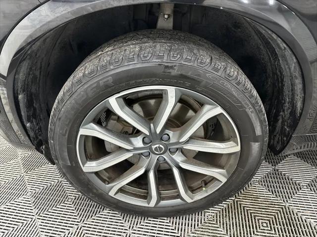 2017 Volvo XC90 T6 Momentum
