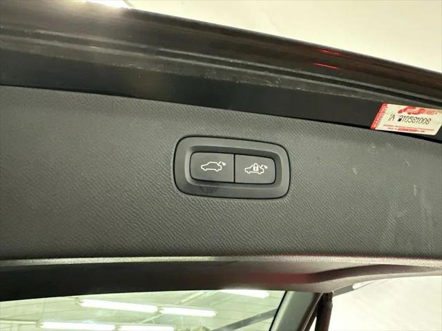 2017 Volvo XC90 T6 Momentum
