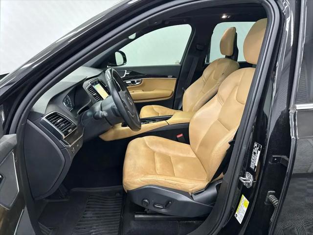 2017 Volvo XC90 T6 Momentum