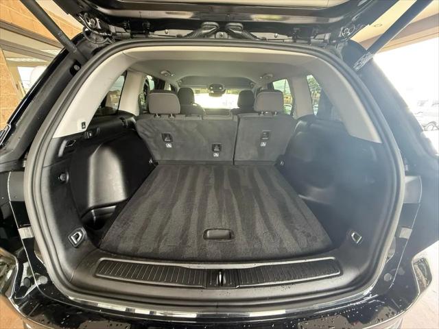 2023 Jeep Grand Cherokee Laredo 4x4