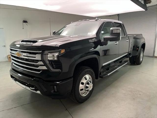 2026 Chevrolet Silverado 3500HD Crew Cab, Long Bed, High Country Dual Rear Wheel, RWD