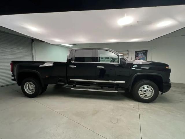 2026 Chevrolet Silverado 3500HD Crew Cab, Long Bed, High Country Dual Rear Wheel, RWD