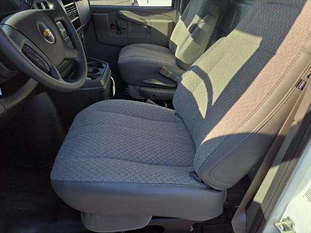 2026 Chevrolet Express Cargo Van 2500 Regular Wheelbase, WT, RWD