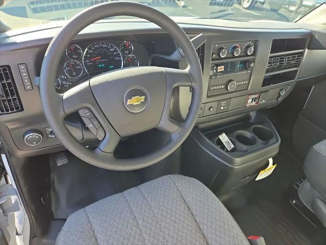 2026 Chevrolet Express Cargo Van 2500 Regular Wheelbase, WT, RWD