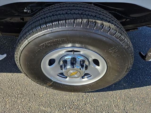 2026 Chevrolet Express Cargo Van 2500 Regular Wheelbase, WT, RWD