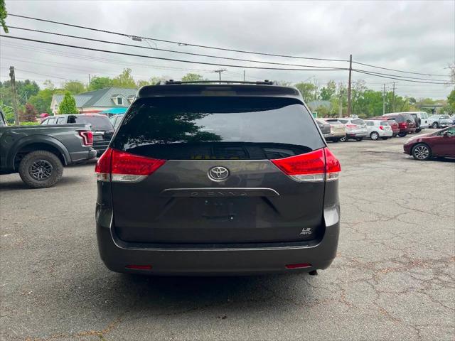 2012 Toyota Sienna LE 7 Passenger