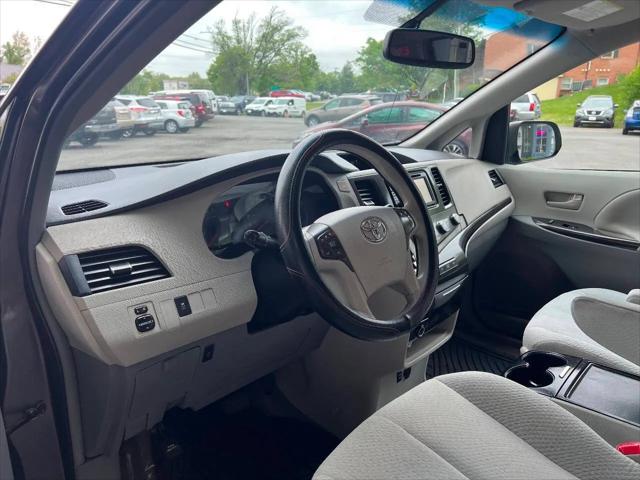 2012 Toyota Sienna LE 7 Passenger