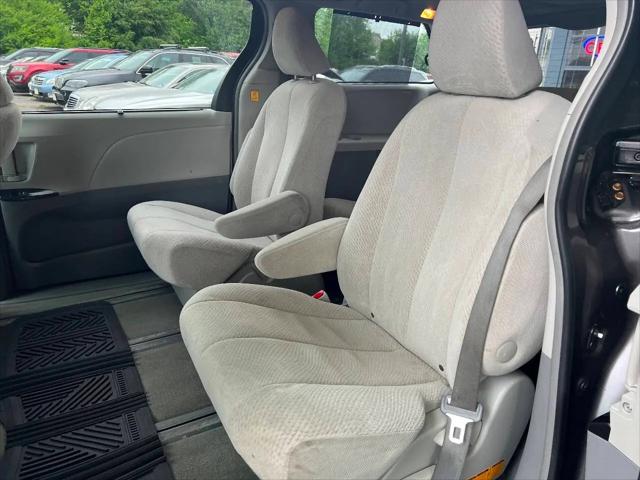 2012 Toyota Sienna LE 7 Passenger