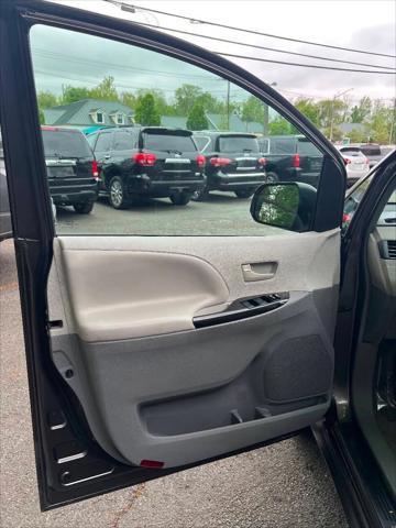 2012 Toyota Sienna LE 7 Passenger