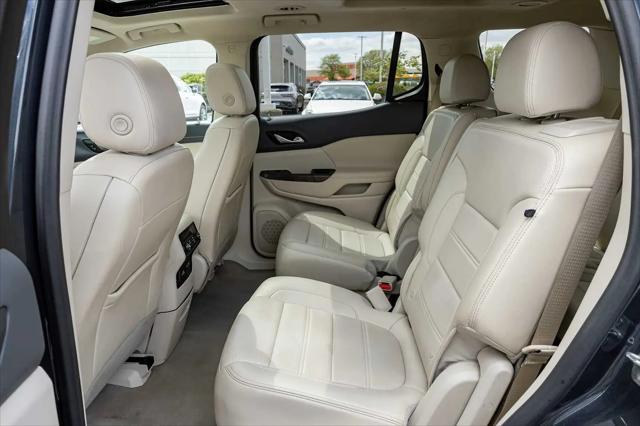 2022 GMC Acadia AWD Denali