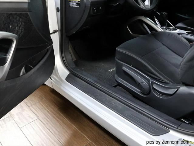 2016 Hyundai Veloster Base