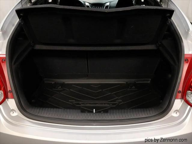 2016 Hyundai Veloster Base