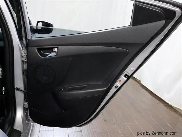 2016 Hyundai Veloster Base
