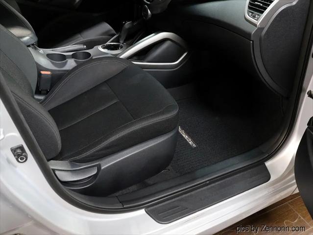 2016 Hyundai Veloster Base