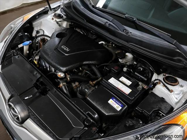 2016 Hyundai Veloster Base