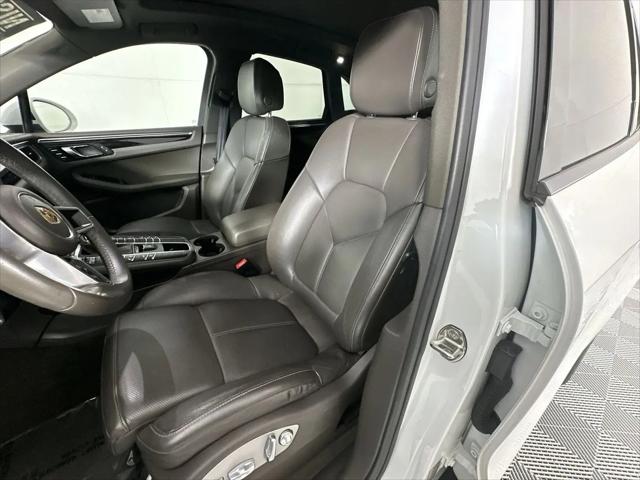 2017 Porsche Macan Macan