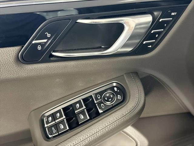 2017 Porsche Macan Macan