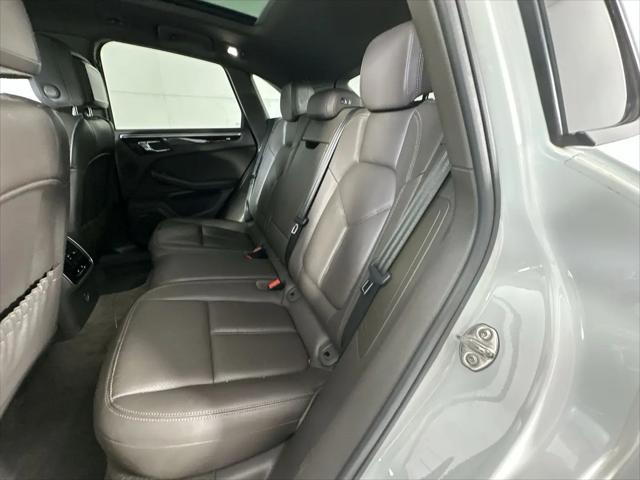 2017 Porsche Macan Macan