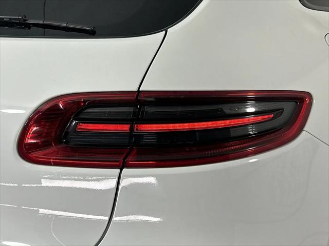 2017 Porsche Macan Macan