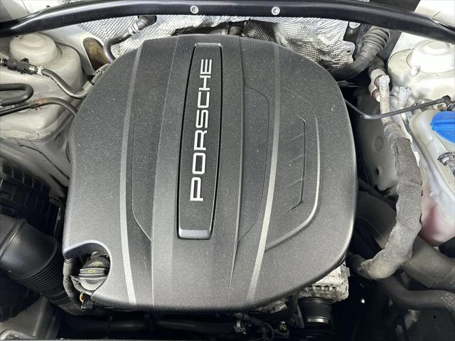 2017 Porsche Macan Macan