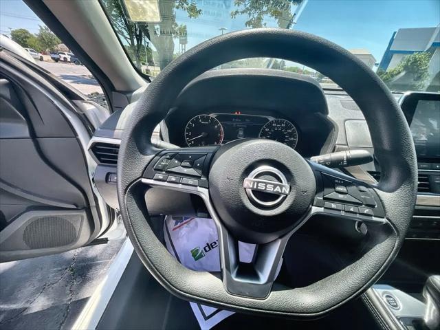 2023 Nissan Altima SV FWD