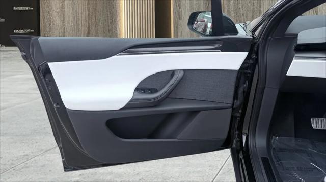 2022 Tesla Model X Plaid Tri Motor All-Wheel Drive