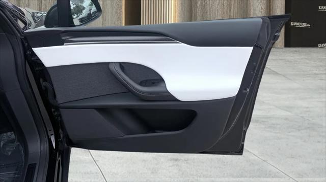 2022 Tesla Model X Plaid Tri Motor All-Wheel Drive