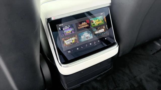 2022 Tesla Model X Plaid Tri Motor All-Wheel Drive