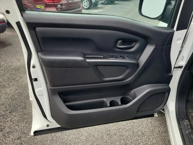 2022 Nissan Titan Crew Cab S 4x2
