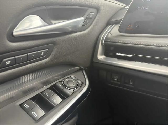 2025 Cadillac XT4 AWD Premium Luxury