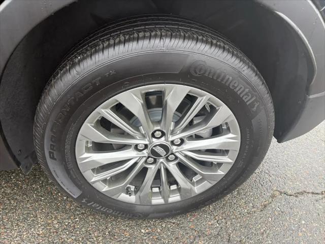 2025 Cadillac XT4 AWD Premium Luxury