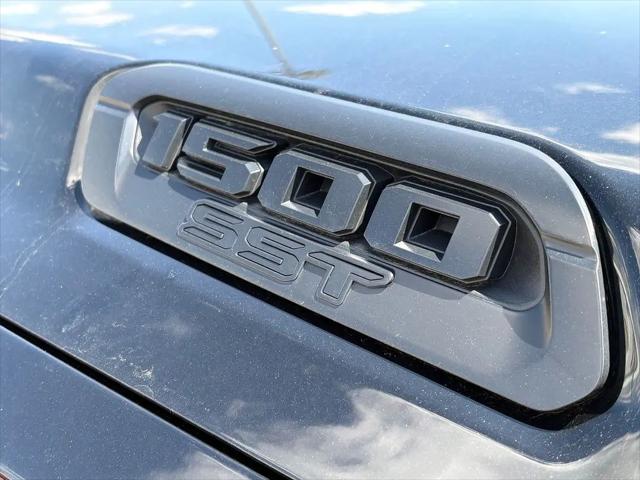 2025 Ram 1500 Tradesman Crew Cab 4x4 5'7" Box