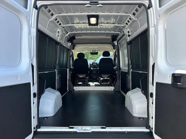 2024 Ram ProMaster 2500 Cargo Van Tradesman High Roof 136" WB w/Pass Seat