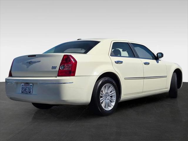 2010 Chrysler 300 Touring/Signature Series/Executive Series
