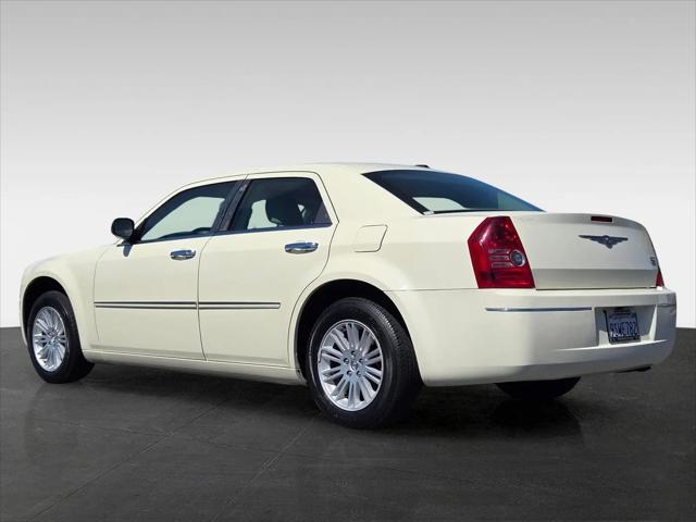 2010 Chrysler 300 Touring/Signature Series/Executive Series