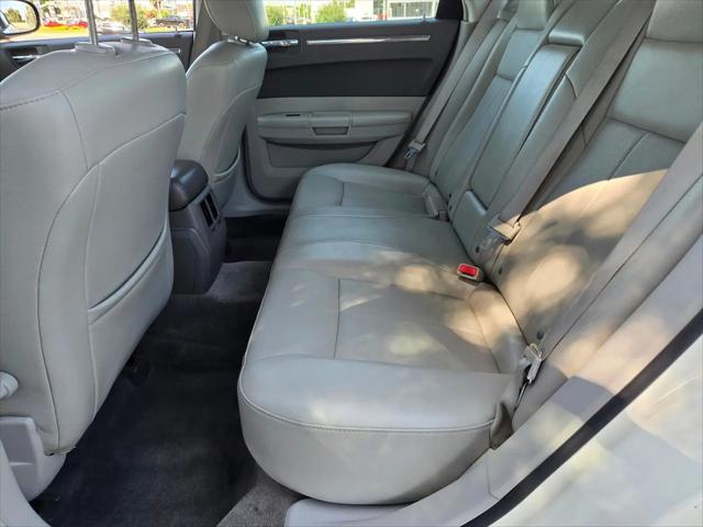 2010 Chrysler 300 Touring/Signature Series/Executive Series