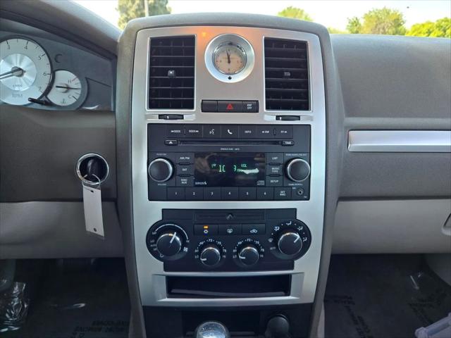 2010 Chrysler 300 Touring/Signature Series/Executive Series