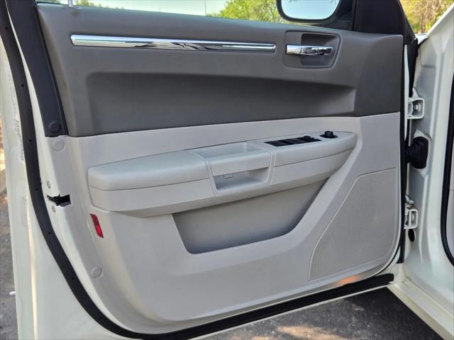 2010 Chrysler 300 Touring/Signature Series/Executive Series