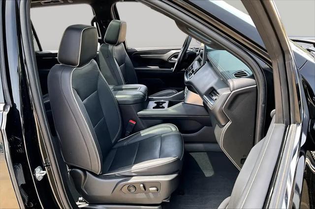 2023 GMC Yukon XL 4WD SLT