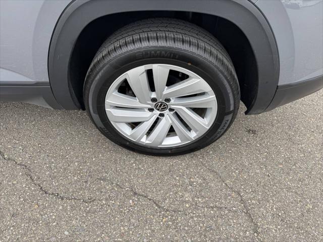 2022 Volkswagen Atlas Cross Sport 2.0T SE w/Technology
