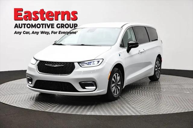 2024 Chrysler Pacifica Hybrid Select for sale in Temple Hills, MD