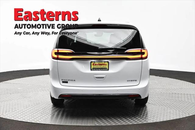 2024 Chrysler Pacifica Hybrid Select