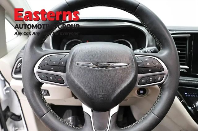 2024 Chrysler Pacifica Hybrid Select