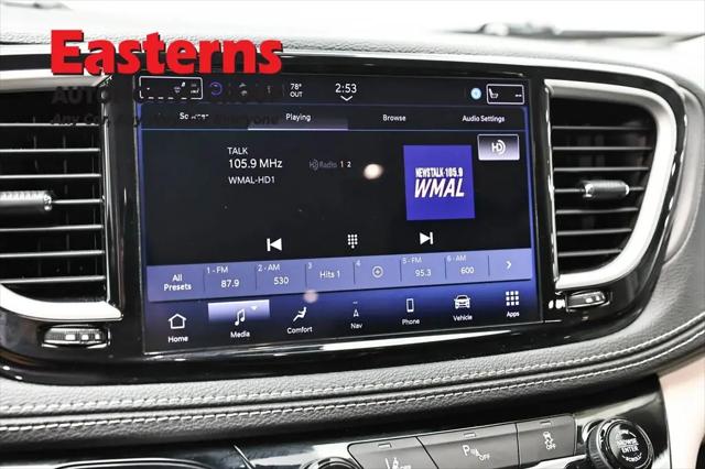 2024 Chrysler Pacifica Hybrid Select