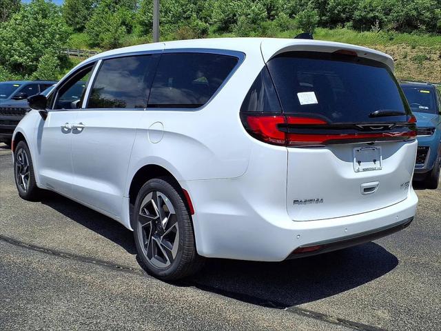 2027 Chrysler Pacifica Limited