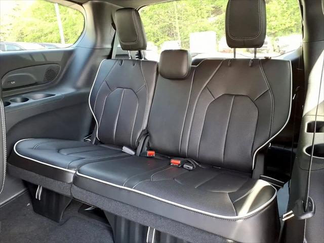 2027 Chrysler Pacifica Limited