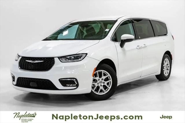 2023 Chrysler Pacifica Touring L for sale in Arlington Heights, IL